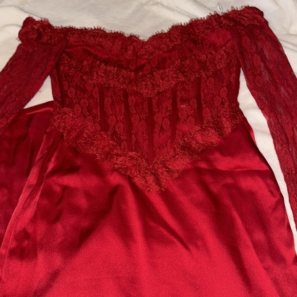 Miss Circle Red Nessa Dress - Picture 3 of 3